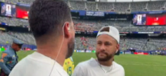 Bruno Formiga deixa microfone desligado para falar com Neymar