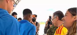 James Rodríguez entra em polêmica ao ignorar filha do presidente da Colômbia