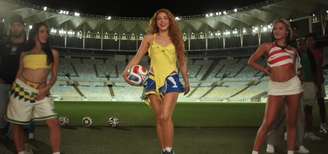 Shakira anuncia lançamento de nova música da Copa do Mundo.