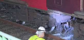 Um dos carros descarrilou no sentido Osasco na noite do domingo, 26.