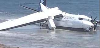 Avião faz pouso de emergência no mar com 55 ocupantes na Somália