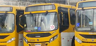 Ônibus com adesivo do PT foram impedidos de deixar a garagem na manhã deste domingo, 25, segundo turno das eleições