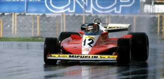 Gilles Villeneuve com a Ferrari n° 12