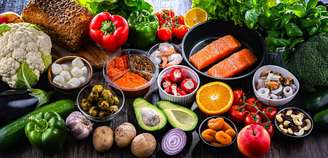 Alimentos ricos em vitaminas, minerais e antioxidantes podem contribuir para uma alimentação equilibrada e o bom funcionamento do sistema imunológico