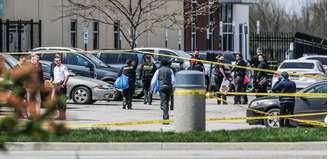 Autoridades em local de ataque a tiros em Indianápolis, nos EUA
16/04/2021
Michelle Pemberton-USA TODAY NETWORK via REUTERS
