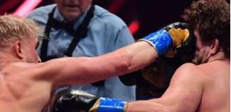 Logan acertou ex-UFC de forma contundente no inicio da luta (Foto: Reprodução/ Instagram)