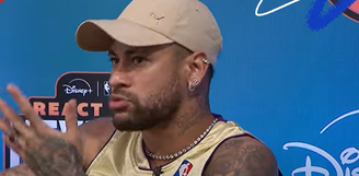 Neymar se defende de críticas: 'acho que excede'