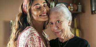 Maria da Paz (Juliana Paes) e Dulce (Fernanda Montenegro): mulheres fortes envolvidas em conflitos familiares