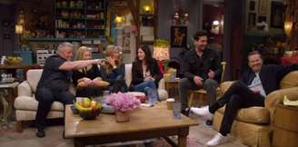 Cena da reunião do elenco de 'Friends'