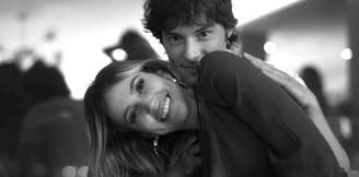 Casal de novela: Rebecca e Jordi contam com a torcida da imprensa espanhola