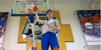 Rioux tem 2,36 metros de altura