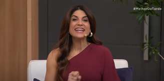 Pâmela Lucciola em sua estreia como apresentadora titular do 'Melhor da Tarde'