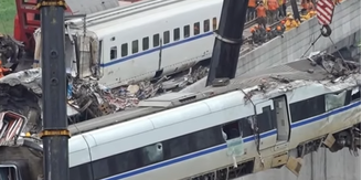 Trem bate e mata 11 pessoas no pior acidente ferroviário da China em mais de uma década