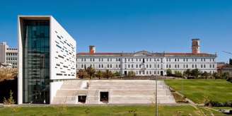 O prédio da reitoria da Universidade Nova de Lisboa, em Portugal; abertura do sistema universitário do país facilitou entrada de brasileiros