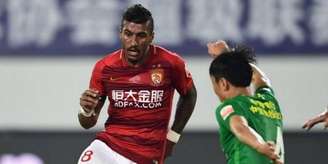 Último clube de Paulinho foiGuangzhou Evergrande, da China, e agora está livre no mercado(Foto: AFP)