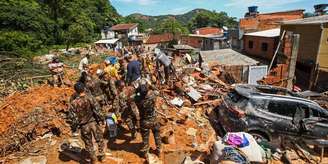 Tempestade no feriado causou 59 mortes e deixou milhares de desabrigados