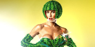 Deborah Secco em homenagem a Mulher Melancia