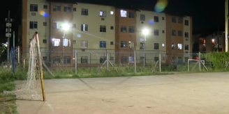 Criança jogava bola em campo de futebol e foi atingida por tiro no RJ