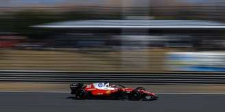 Charles Leclerc durante treino livre em Xangai