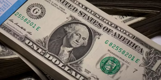 Dólar fechou em alta