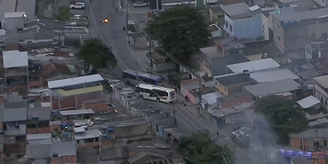 Barricadas foram montadas em pontos que rodeiam o Complexo da Pedreira