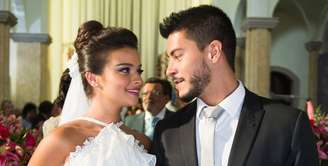 Melissa (Gabriella Mustafá) e Diego (Arthur Aguiar): casamento sem sexo para manter a pureza da noiva.