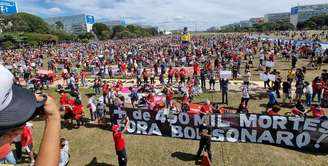 Protestos contra o governo Bolsonaro marcaram o sábado pelo Brasil 