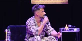 Julio Rocha expõe perrengue em banheiro químico