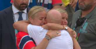 Técnico norueguês se emociona após derrota do Brasil