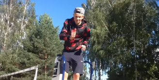 Aos 16 anos, Haaland gravou clipe musical