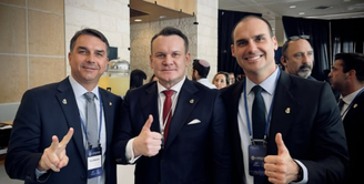 Eurodeputado polonês Dominik Tarczyński mira brasileiras após publicação nas redes