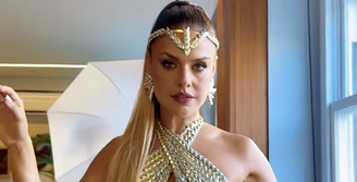 Paloma Bernardi escolheu fantasia de guerreira carnavalesca