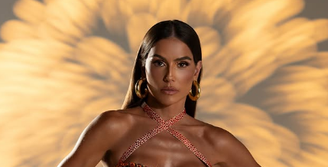 Dourado e muito brilho: veja look de Deborah Secco para curtir sábado de carnaval 