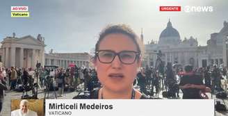Mirticeli Medeiros na cobertura da morte do papa Francisco no Vaticano
