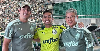 Dudu, em postagem em seu Instagram, ao lado de preparador e fisioterapeuta do Palmeiras