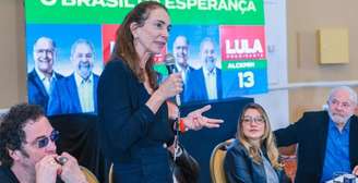 Ao lado de Casagrande, Janja e Lula: Isabel discursou na campanha do presidente eleito (Foto: Ricardo Stuckert)