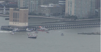 Equipes realizam buscas no local