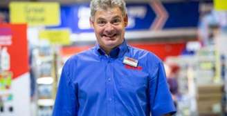 Kevin Parsons trabalha há 40 no mesmo supermercado