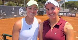 Ingrid Martins de vinho e Gleason de branco 