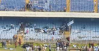 Torcedores vandalizaram o estádio Salt Lake, em Calcutá (Índia), após breve passagem de Lionel Messi – Reprodução de vídeo