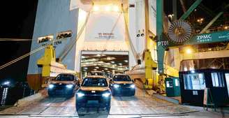 Chegada dos primeiros carros da Leapmotor ao Brasil, em maio de 2025. Stellantis promete lançamento em novembro