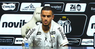 Coutinho em apresentação no Santos 