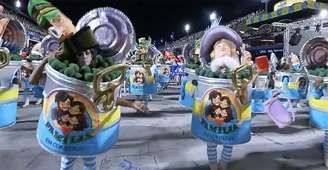 Ala da escola de samba Acadêmicos de Niterói retrata 'lata de conserva' com ironia a conservadores