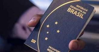 Bolsonaro excluirá brasão do Mercosul do passaporte do Brasil