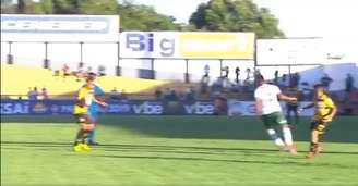 Jogada do gol do Novorizontino se iniciou com um toque de mão (Imagem: Reprodução de internet)