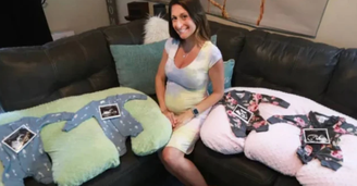 Ashley Ness descobriu estar grávida de um par de meninos e outro de meninas