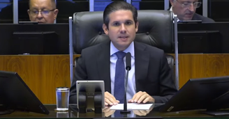 Presidente da Casa, Hugo Motta (Republicanos-PB), durante sessão desta quinta-feira, 7