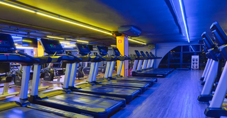 Militar realizava seu treino habitual na esteira quando passou mal e caiu