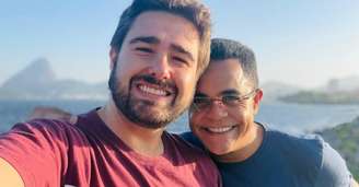 Marcelo Pereira em clima de romantismo com Lourenço Albarello: "Quando a gente muda o olhar, a vida muda junto"