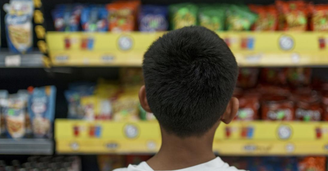 Símbolo de 'infância feliz', ultraprocessados ainda têm rótulos pouco compreendidos, diz estudo